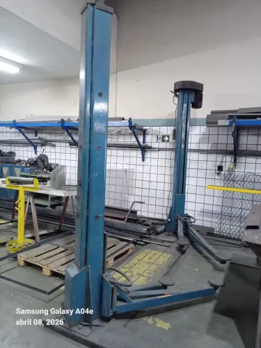Elevador automotivo 2.5 ton.