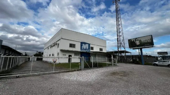 Galpão comercial para locação Bateas!