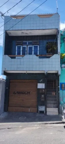 Alugo 1° Andar 2/4
