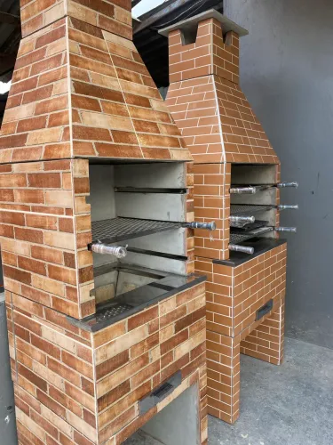 Churrasqueira pré-moldada disponível