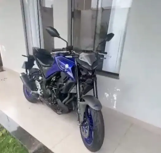 Moto muito nova