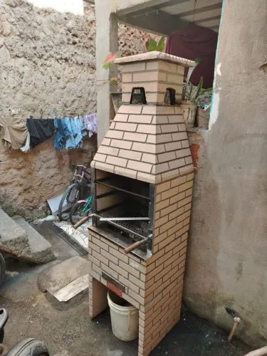 Vendo uma churrasqueira