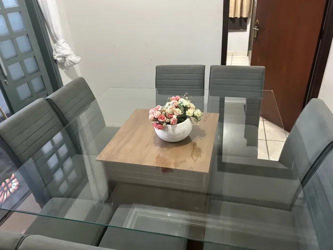 Mesa de vidro 8 cadeiras