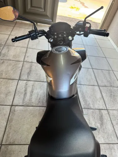 Vende-se CB twister 250cc