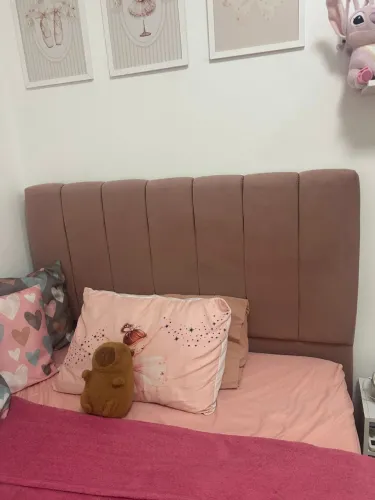 Cabeceira rosa de casal. Pouco usada