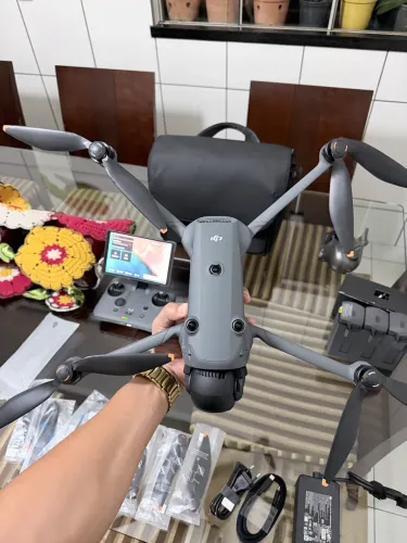 SOMENTE O DRONE DJI MAVIC 4 PRO CREATOR - NOVO