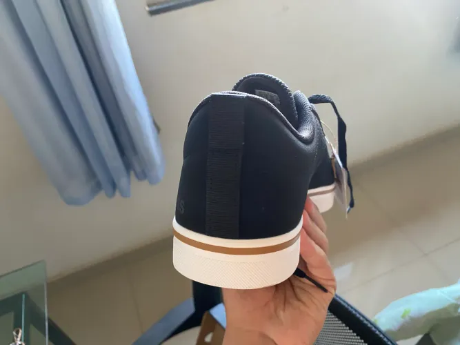 Tênis adidas