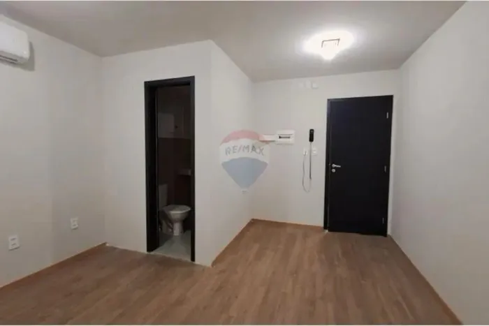 ALUGUEL - Sala Comercial no Ed. Rogélio Fernandez