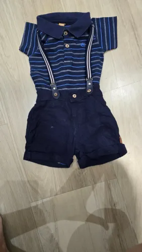 conjunto de polo listrada com bermuda e suspensório da Up Baby