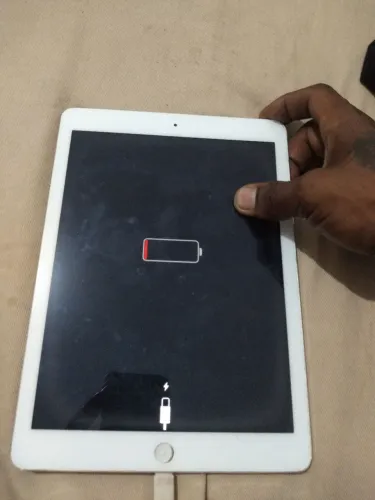 Ipad Air A1474 liga normal está com defeito na tela para retirada de peças