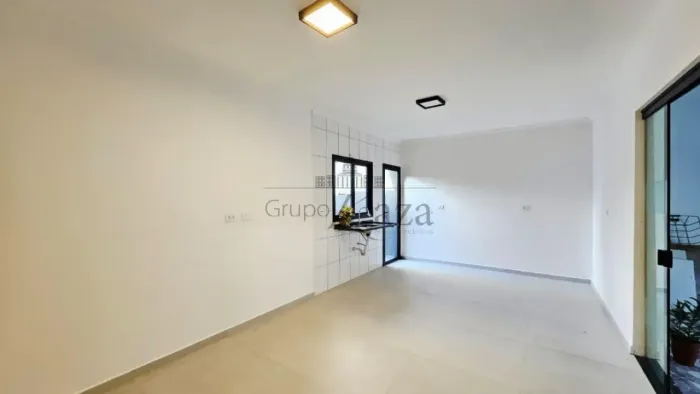 Casa - Residencial Portal dos Pássaros - 3 Dormitórios - 131m².