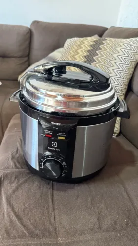 Panela de pressão elétrica