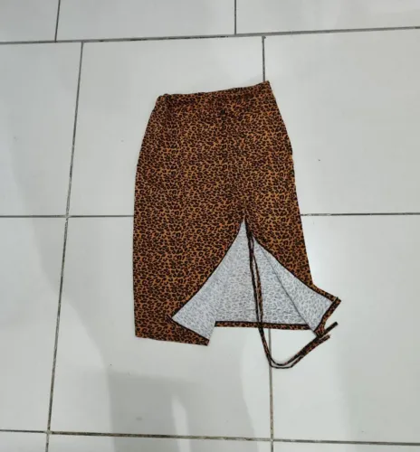 Saia midi M
