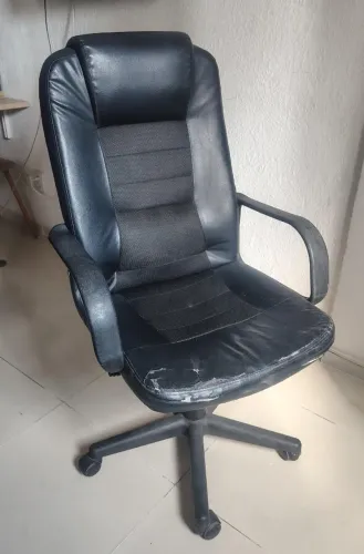 Cadeira de escritório em couro