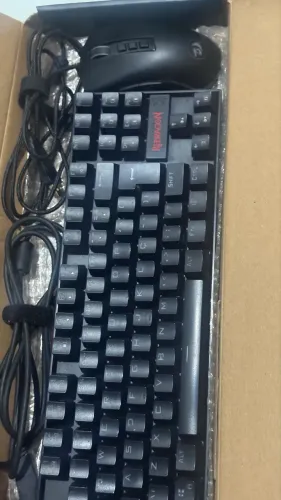 Kit Teclado Mecânico e Mouse Gamer COM DEFEITO