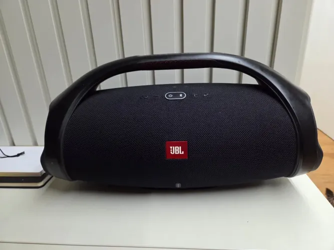 Vendo CAIXA DE SOM BOMBOX 