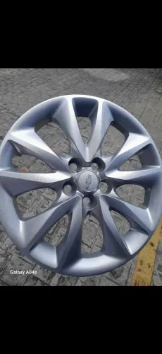 Vendo 1roda aro 16 e calota da Tracker ano 2025
