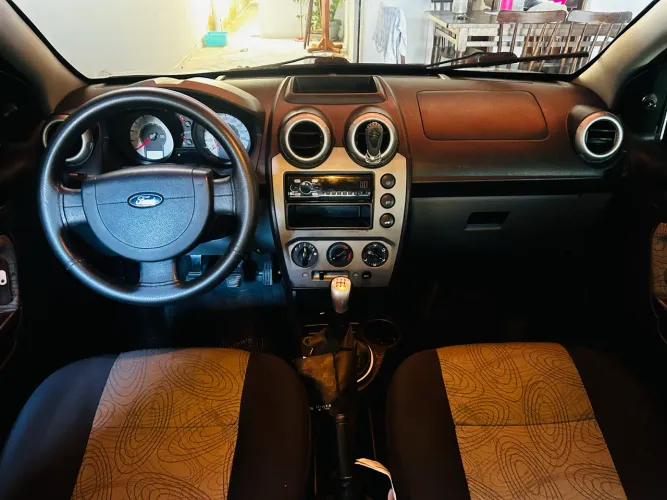 Ford Fiesta Sed. 1.6 8V Flex 4P 2010