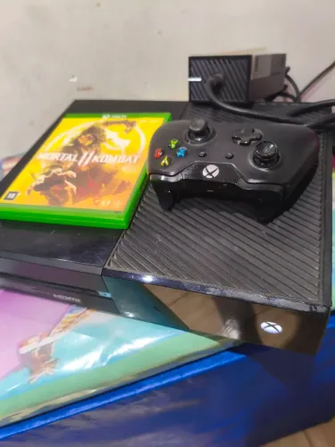 Vendo Xbox one +2 controles
