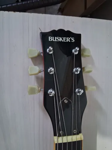Vendo ou troco guitarra les paul japonesa Buskers