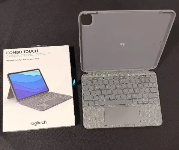 Capa teclado Combo Touch Logitech para iPad Pro 11" - 1ª, 2ª e 3ª Geração