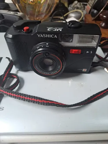 Câmera analógica compacta Yashica MF -3 Super com lente fixa de 48 mm f/3.5 Funciona