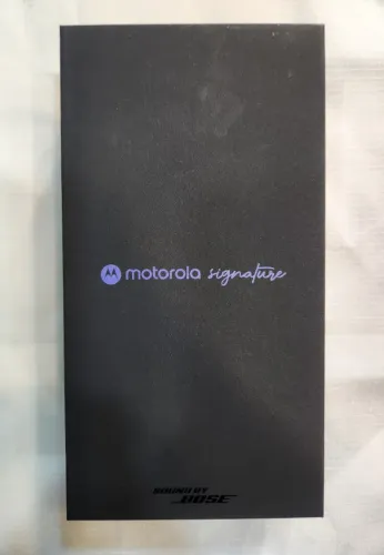 Smartphone Motorola Signature 5G Preto 512GB 12GB RAM - Lacrado