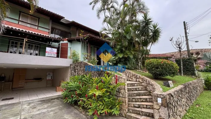 Casa com 5 quartos (2 suíte e 3 banheiros) à venda, 210 m² por R$ 1.300.000,00 - Badu - Ni