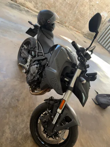Vendo moto gsx 8s