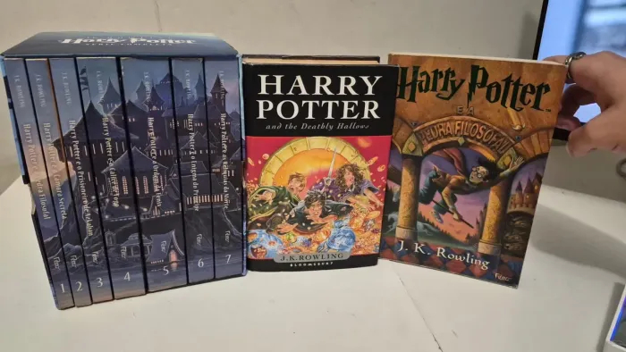 Box Harry Potter + Reliquias da morte primeira ediçao inglesa + pedra filosofal de 2000