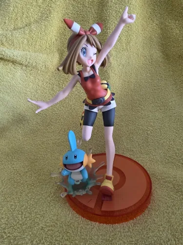 figure Artfx J May with Mudkip original com caixa