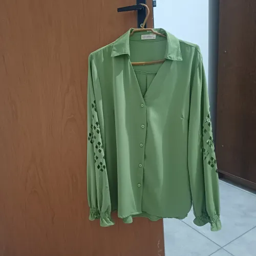 Vendo Blusa Estilosa G E$ 70,00. Natália *