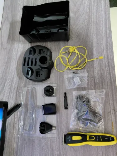 Máquina de cortar cabelo e aparar pelos
