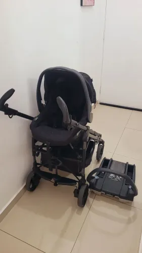 Carrinho bebê peg perego com bebê conforto