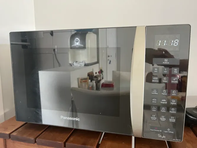 Título: Micro-ondas Panasonic Style Espelhado 32L 