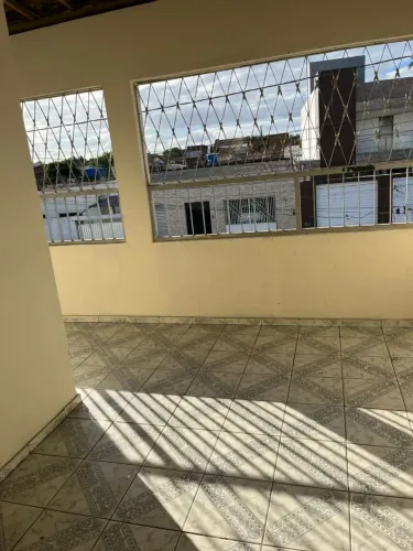 Casa primeiro andar para alugar no Bairro do Rocha Cavalcante