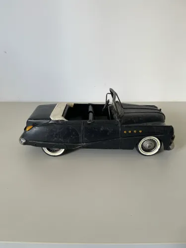 Decoração - carro estilo antigo na cor preto 