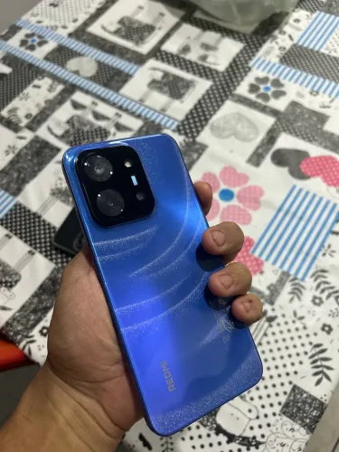 redmi 15c, sem detalhes e arranhões.
