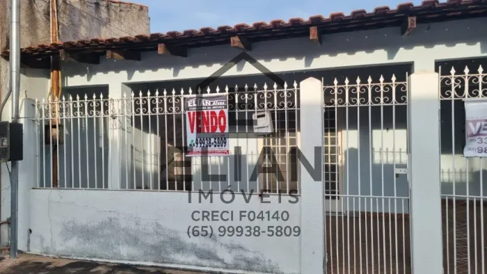 Casa à venda em Várzea Grande-MT, no bairro Cristo Rei: 3 quartos, 2 salas, 1 vaga, 175m²