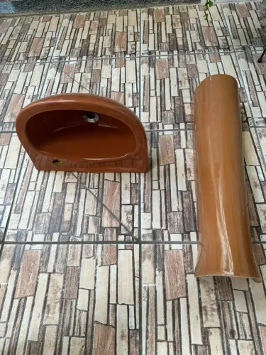 Conjunto de lavatório em ótimo estado.