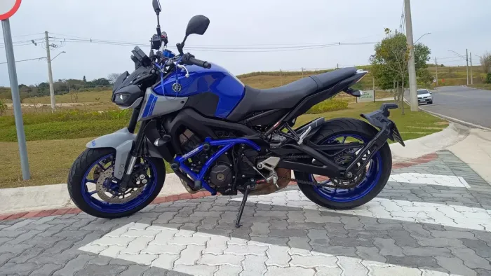MT 09