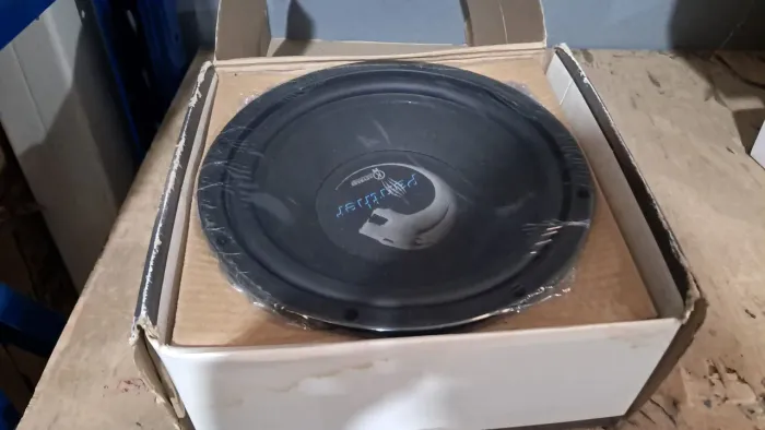 2 alto falantes 8" e 1 alto falante 10" panther 
