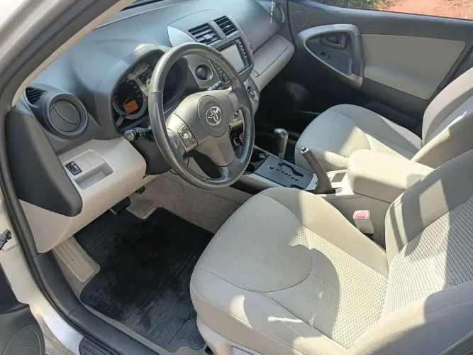 Toyota RAV4 2.4 4X2 16V 170cv Aut. 2011
