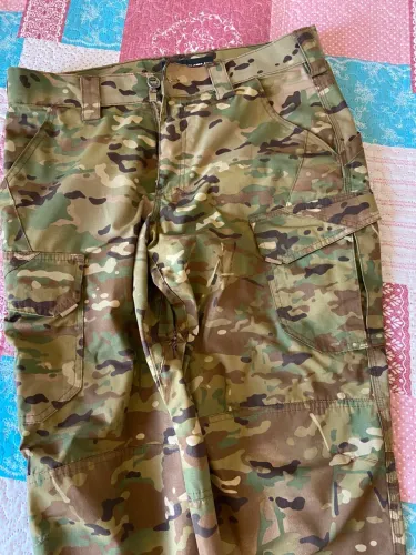 Calça camuflada invictus