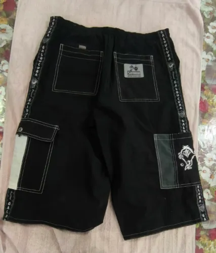Bermuda jeans Galoucura anos 2000 tamanho G com alguns detalhes 