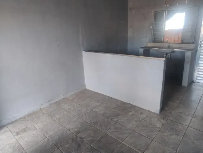 Vende-se casa no satélite Íris