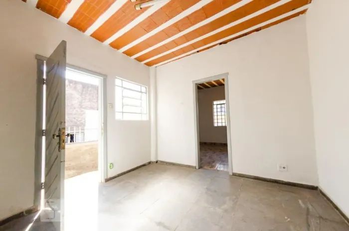 Casa à Venda - Bonfim, 4 Quartos, 150 m2