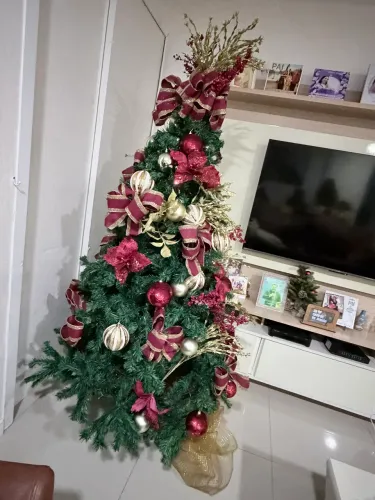 ÁRVORE DE NATAL COMPLETA ?R$800,00