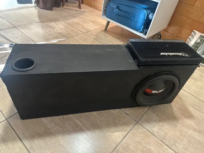 Módulo roadstar + subwoofer