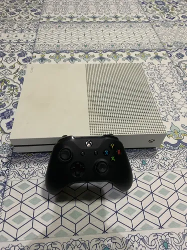 Xbox one S 1TB + 4 Jogos